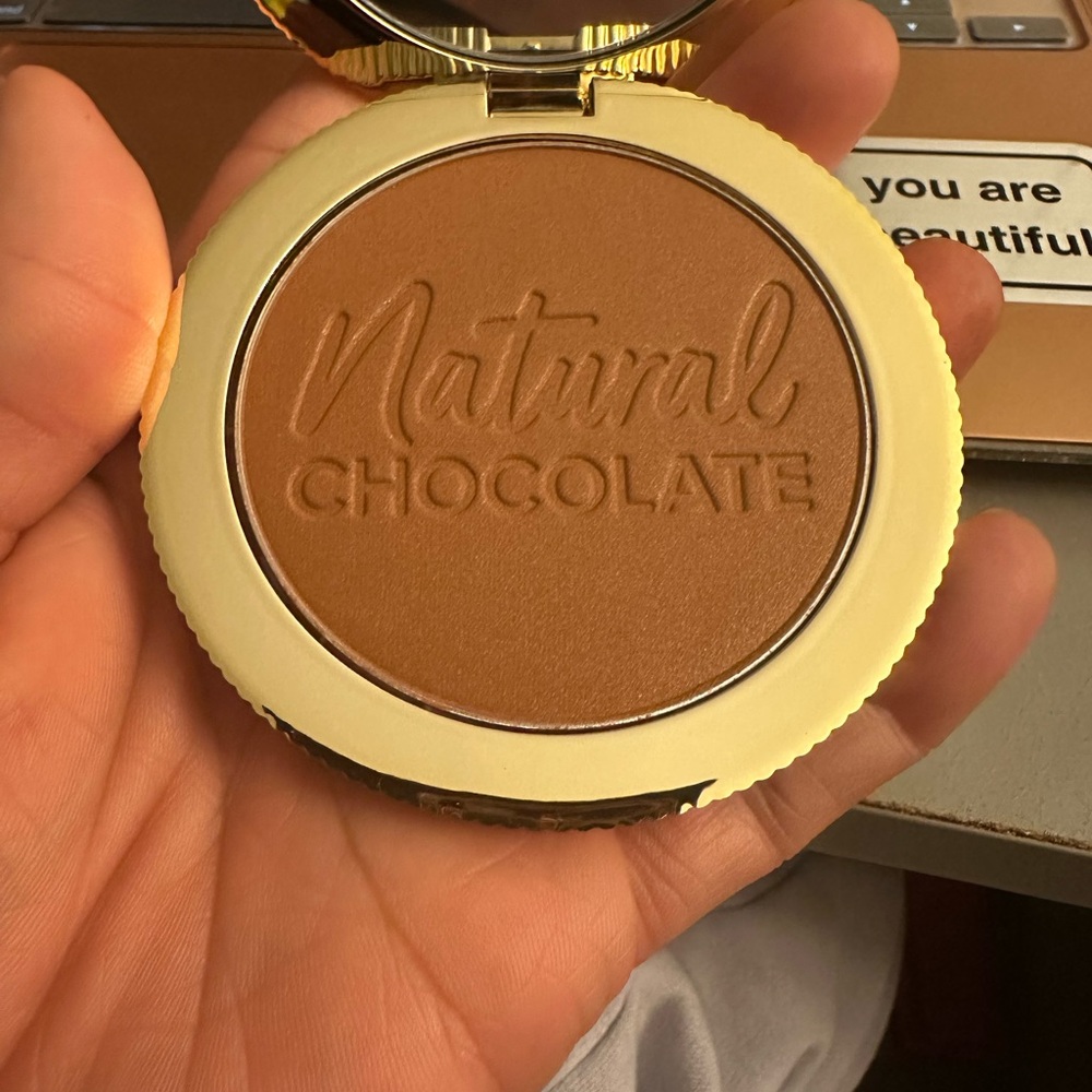 Too Faced Natural Chocolate Bronzer - Cocoa Infused/ Shade Caramel Cocoa - Picture 4 of 4